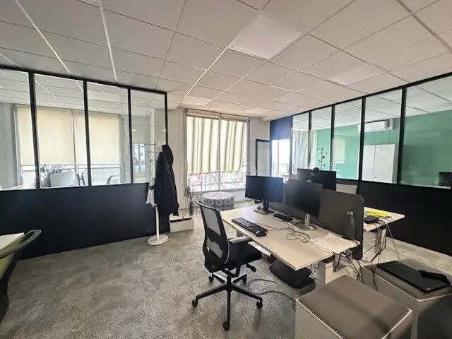 Bureau dans Paris à vendre - Photo de l’immeuble – Image 2 sur 9