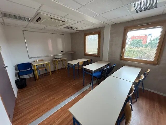 Bureau dans Saint-Étienne à louer - Photo de l’immeuble – Image 2 sur 5