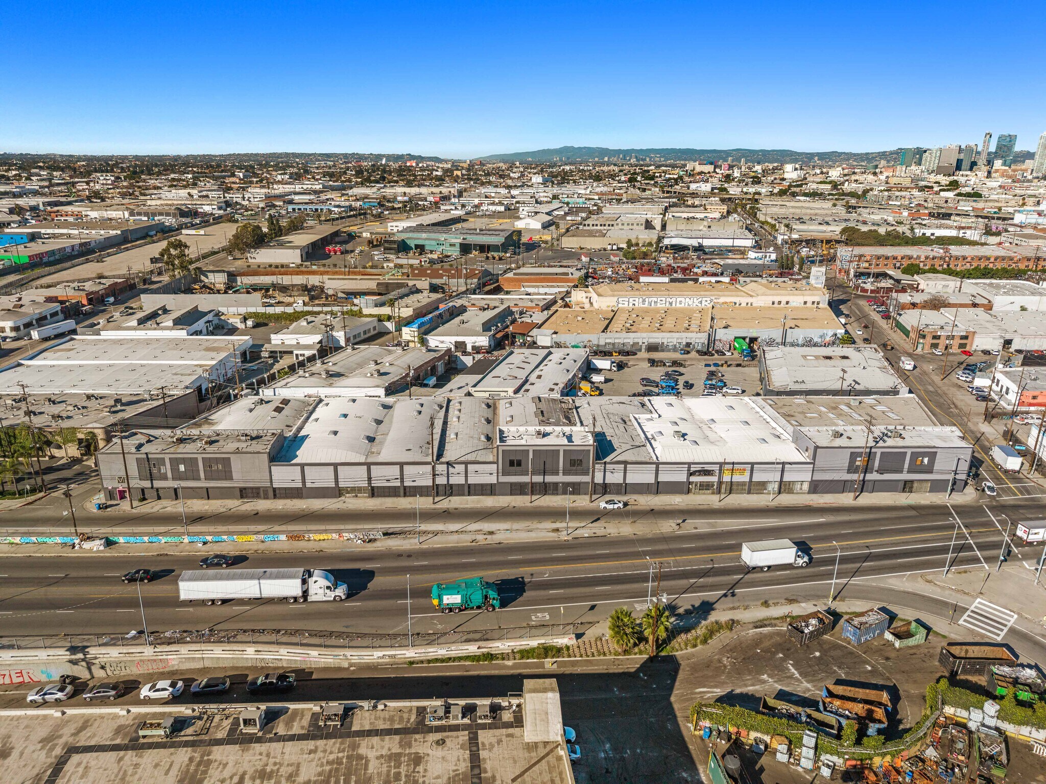 2001-2031 S Santa Fe Ave, Los Angeles, CA à louer Photo principale– Image 1 sur 21