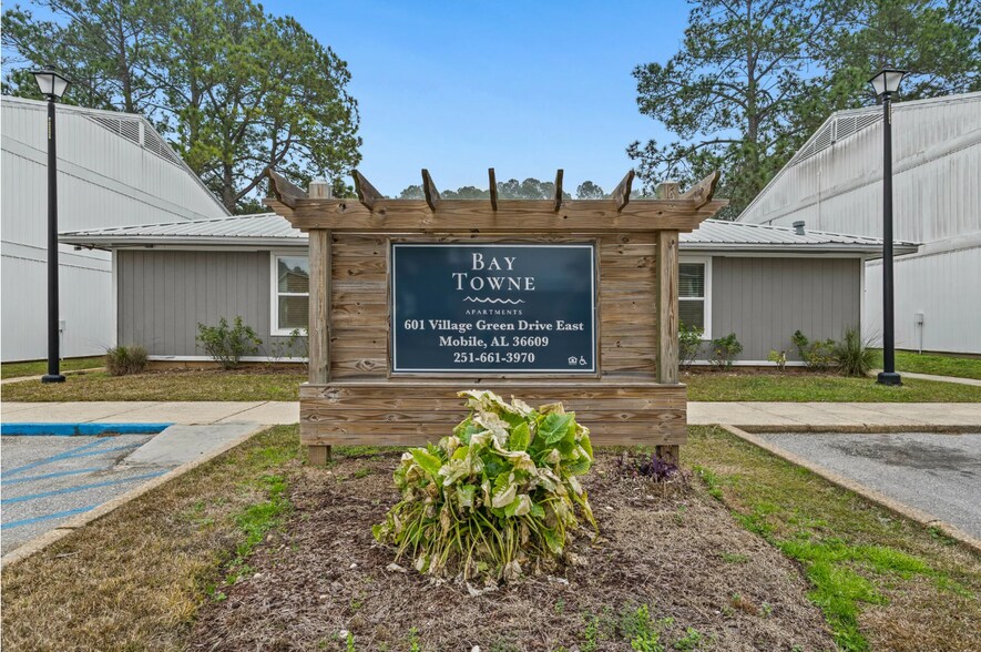 601 Village Green Dr, Mobile, AL à vendre - Photo de l’enseigne sur pylône – Image 3 sur 17