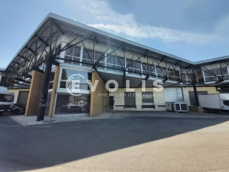 12 Avenue Arago, Morangis à louer - Photo de l’immeuble – Image 1 sur 8