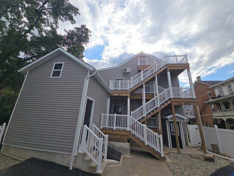 121 S Main St, Alburtis, PA à vendre - Photo de l’immeuble – Image 2 sur 11