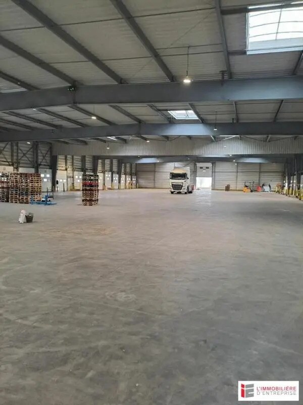Industriel/Logistique dans Loscouët-sur-Meu à louer Photo de l’immeuble– Image 1 sur 3