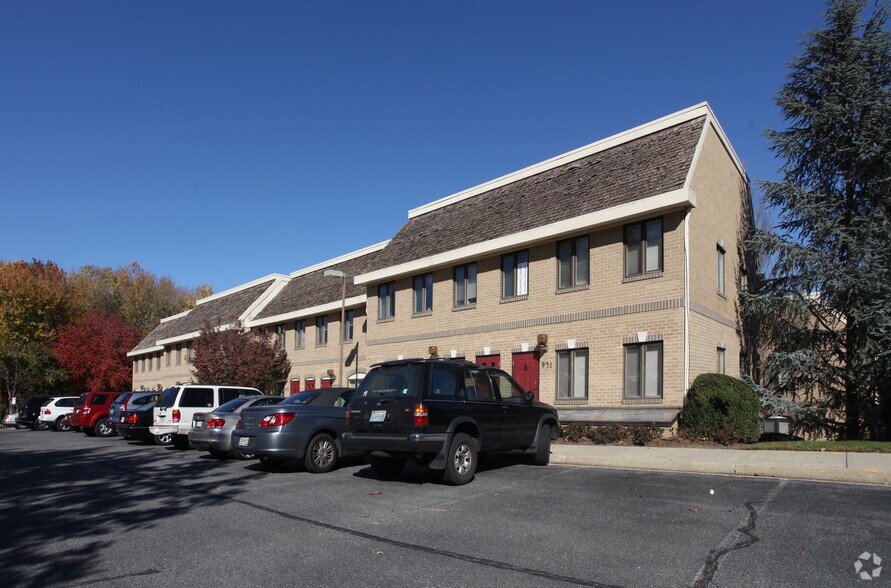931-947 Russell Ave, Gaithersburg, MD à louer - Photo de l’immeuble – Image 2 sur 67