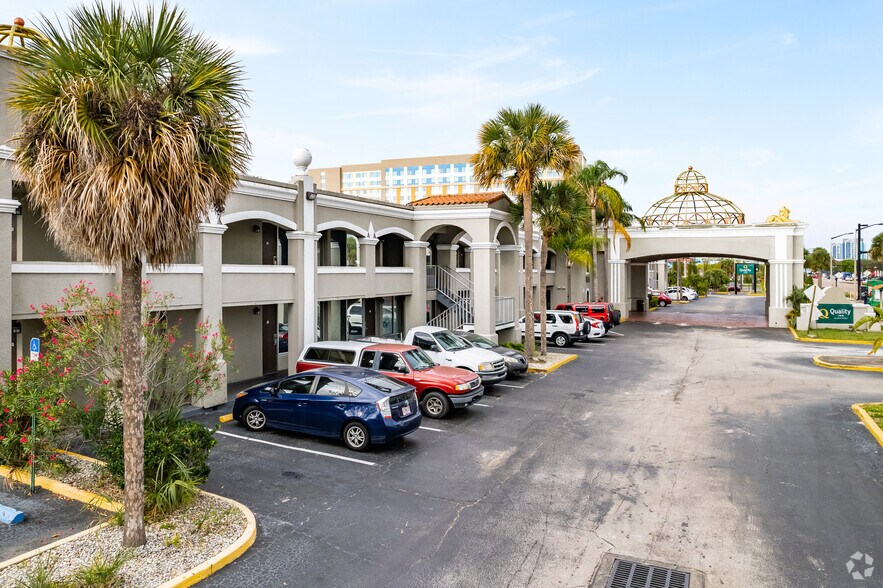 5858 International Dr, Orlando, FL à vendre - Photo principale – Image 1 sur 14