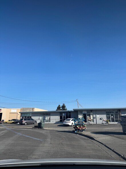 1650-1670 Abram Ct, San Leandro, CA à louer - Photo de l’immeuble – Image 3 sur 7