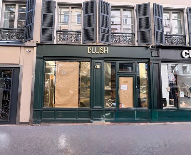 Plus de détails pour Local commercial à louer