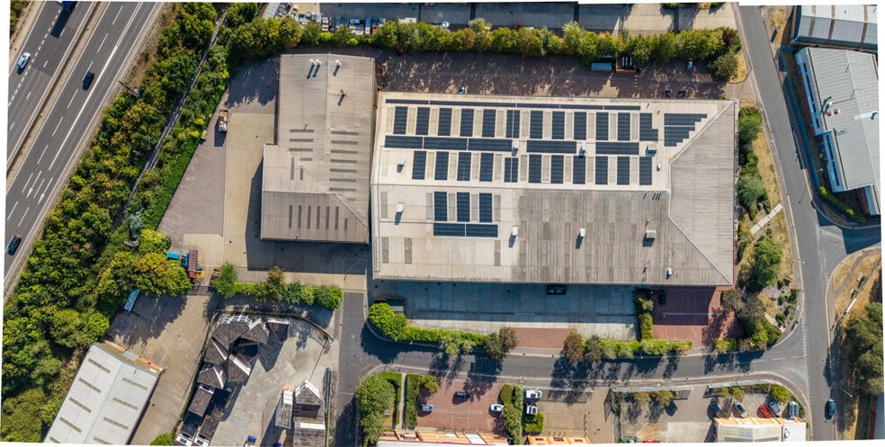 Woburn Road Industrial Estate portefeuille de 2 biens à vendre sur LoopNet.fr - Photo de l’immeuble – Image 2 sur 23