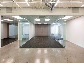 4685 MacArthur Ct, Newport Beach, CA à louer Photo intérieure– Image 1 sur 9