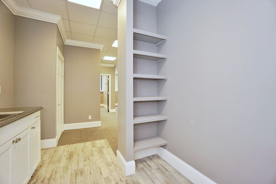 260 Christopher Ln, Staten Island, NY à louer - Photo intérieure – Image 3 sur 26