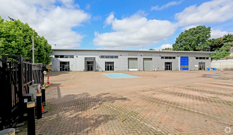 Victoria Rd, Londres à louer - Photo de l’immeuble – Image 2 sur 2