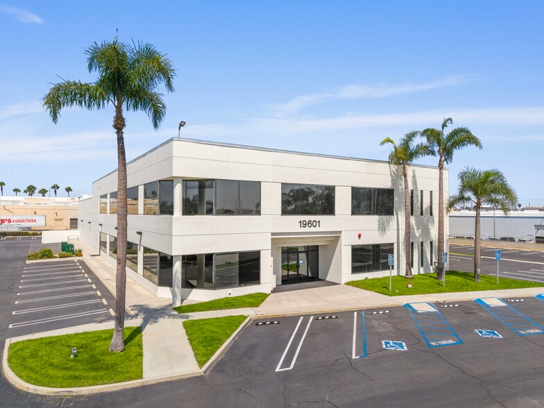 19601 Mariner Ave, Torrance, CA à louer - Photo principale – Image 1 sur 8