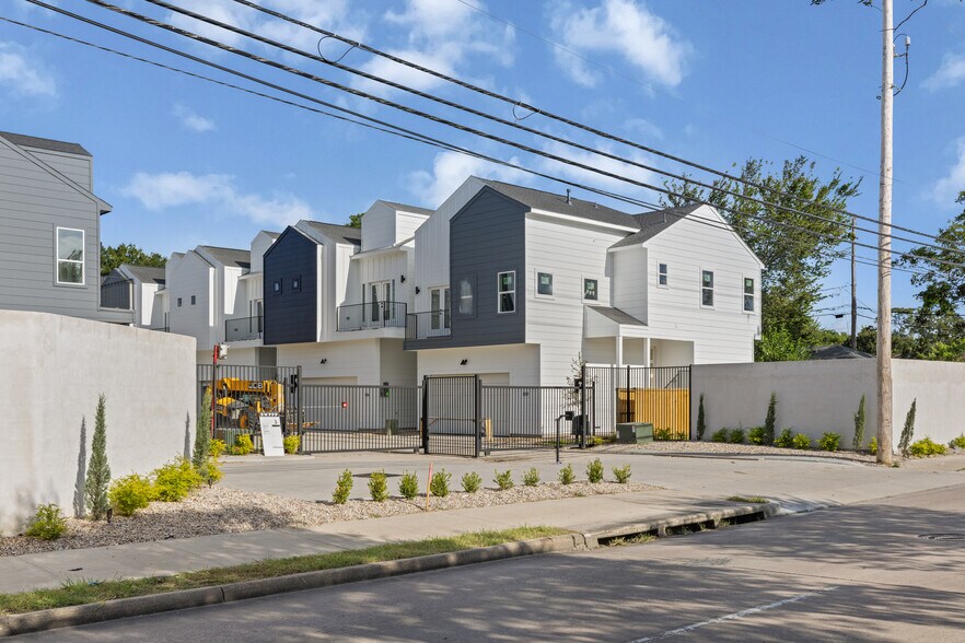 4924 Yale St, Houston, TX à vendre - Photo de l’immeuble – Image 2 sur 9