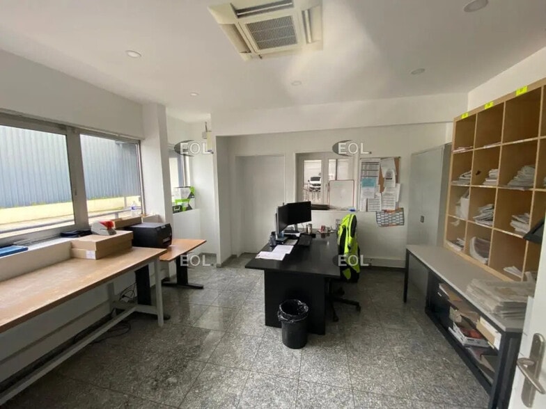 Local d’activités dans Combs-la-Ville à louer - Photo intérieure – Image 3 sur 14