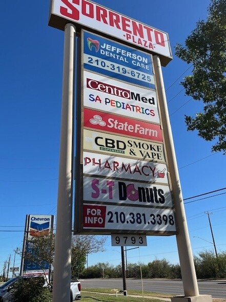 9793 Culebra Rd, San Antonio, TX à louer - Photo de l’immeuble – Image 2 sur 2
