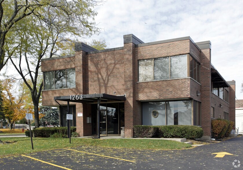 1263 S Highland Ave, Lombard, IL à louer - Photo de l’immeuble – Image 1 sur 11