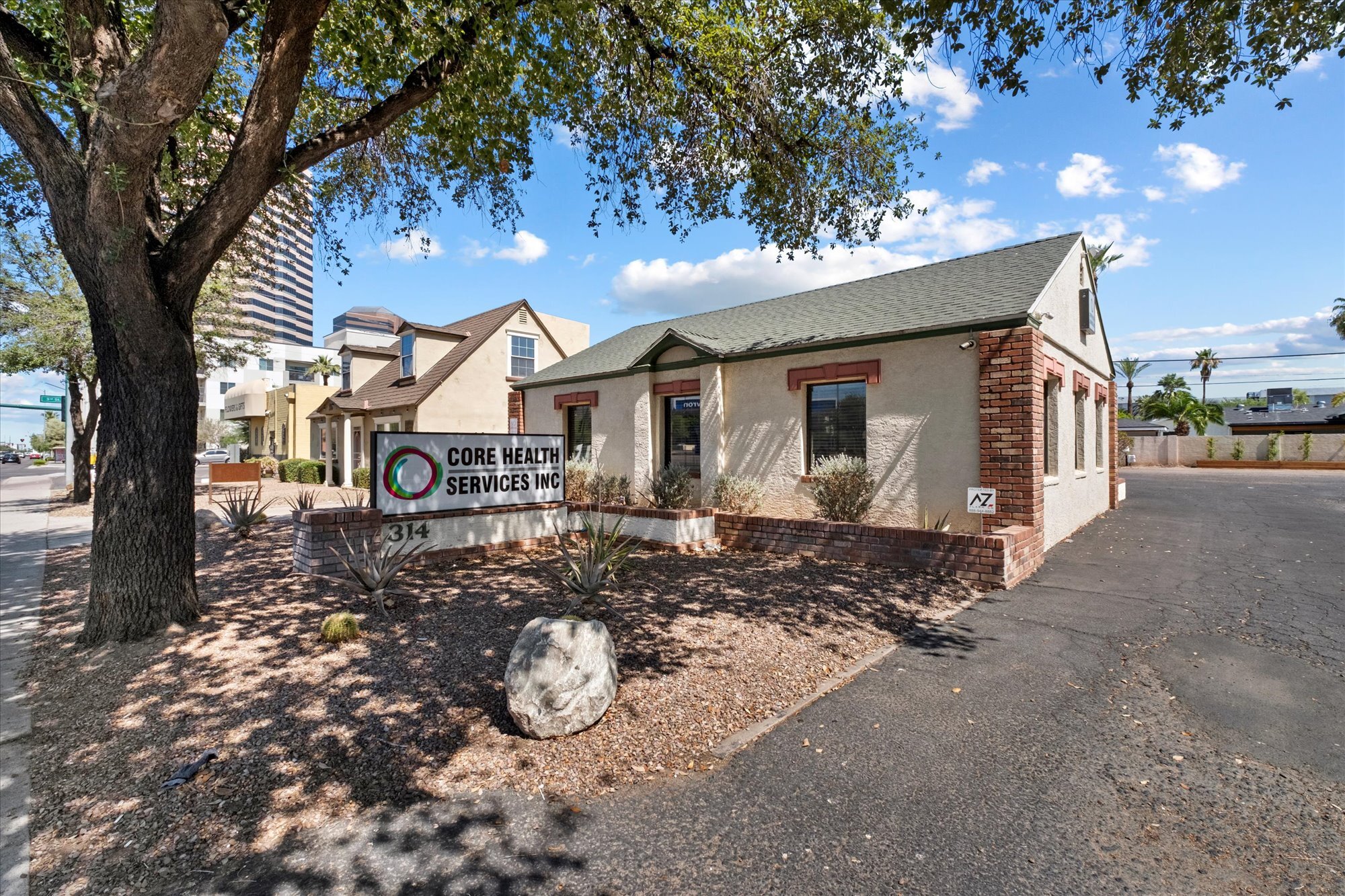 314 E Thomas Rd, Phoenix, AZ à vendre Photo de l’immeuble– Image 1 sur 24