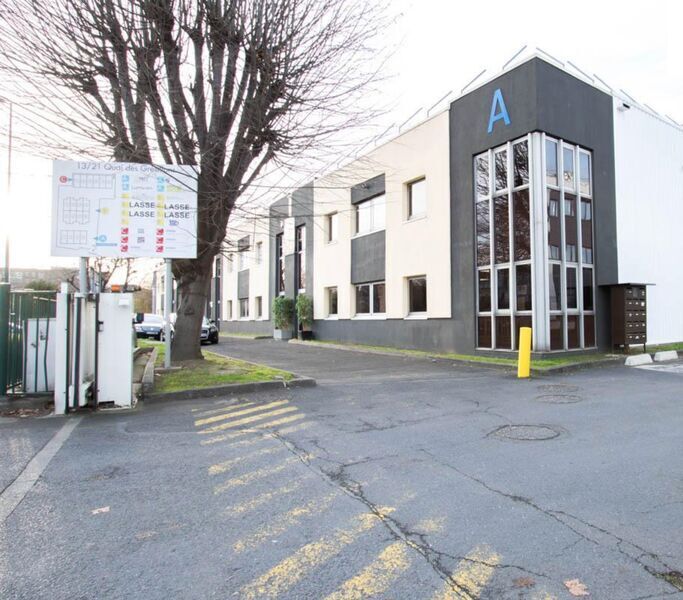 Local d’activités dans Gennevilliers à louer Photo de l’immeuble– Image 1 sur 5