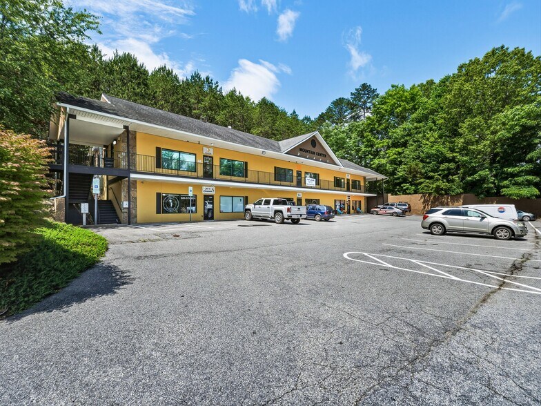 9 Fallen Spruce Dr, Asheville, NC à vendre - Photo de l’immeuble – Image 2 sur 17