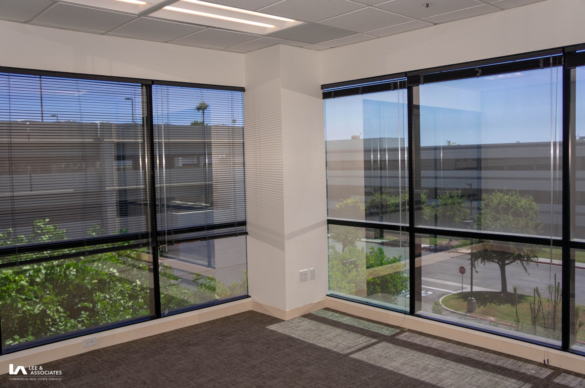 4811 Airport Plaza Dr, Long Beach, CA à louer Photo intérieure– Image 1 sur 10