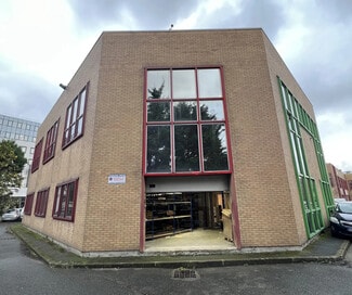 Plus de détails pour Local d'activités à louer