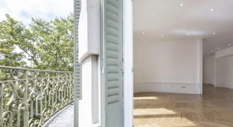 Bureau dans Paris à louer - Photo de l’immeuble – Image 1 sur 10