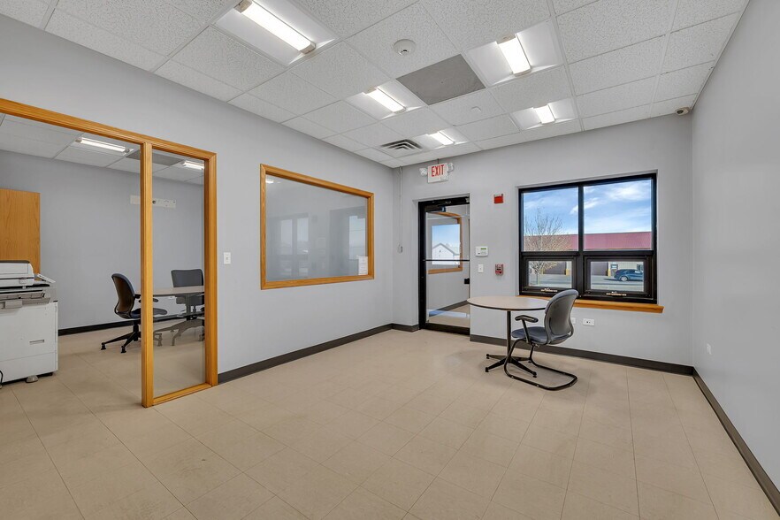 801 Brian Dr, Crest Hill, IL à louer - Photo intérieure – Image 3 sur 21