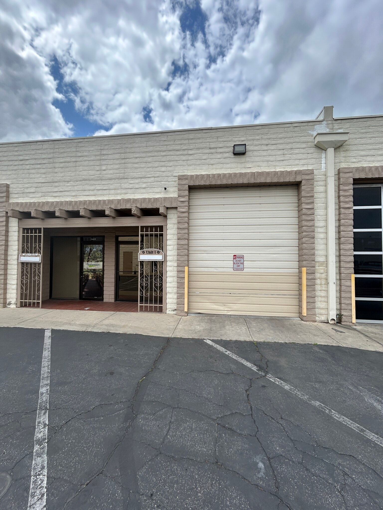 26881-26883 Ruether Ave, Santa Clarita, CA à louer Photo de l’immeuble– Image 1 sur 4