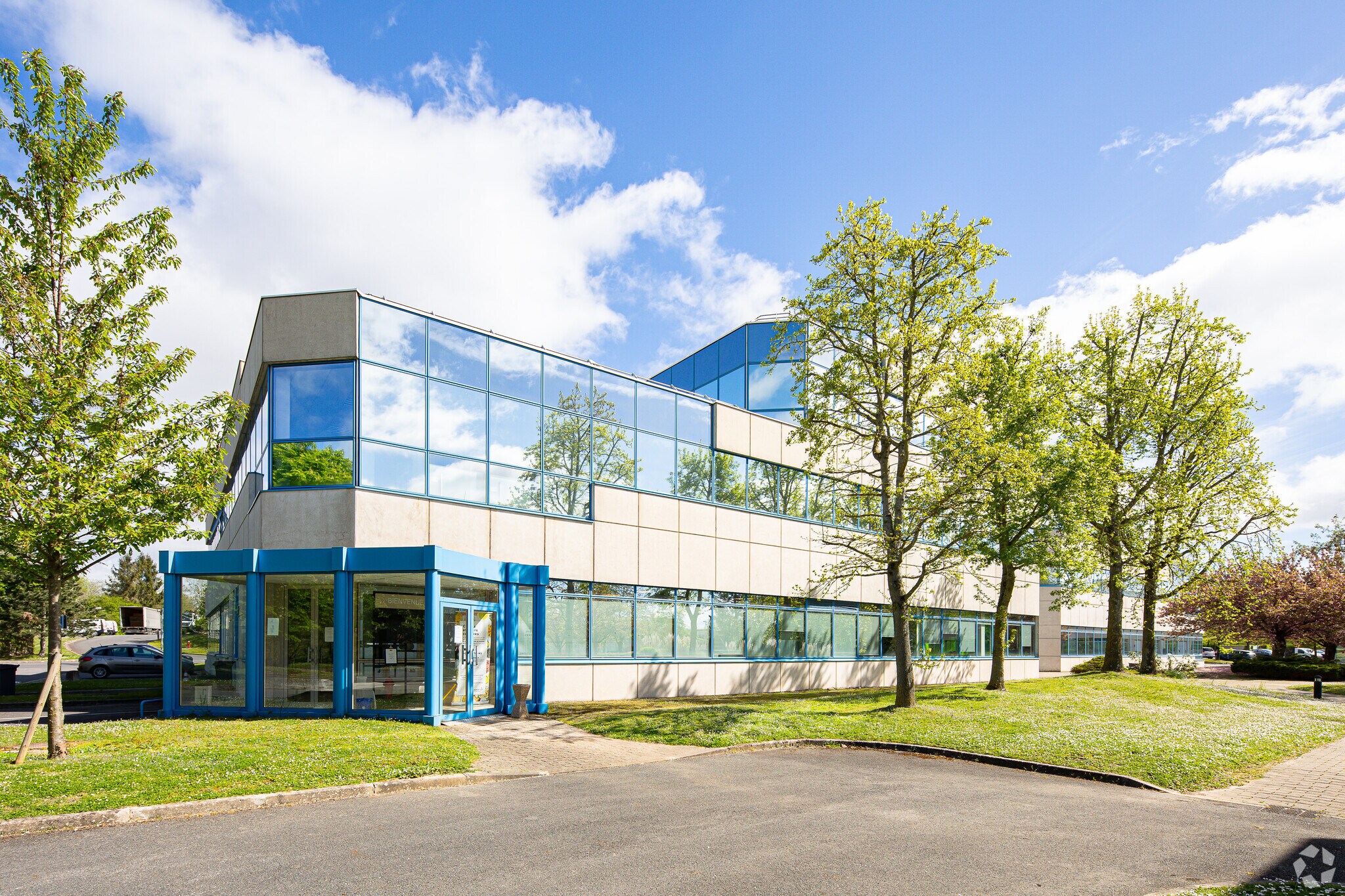 3 Avenue Du Canada, Les Ulis à louer Photo principale– Image 1 sur 3