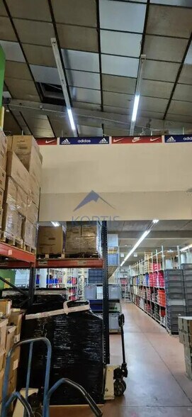 Local d'activités dans Charnay-lès-Mâcon à vendre - Photo intérieure – Image 3 sur 5