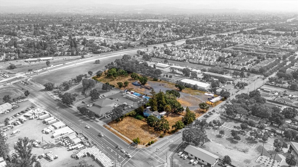 4025-4055 Sebastopol Rd, Santa Rosa, CA à vendre - Photo de l’immeuble – Image 3 sur 22