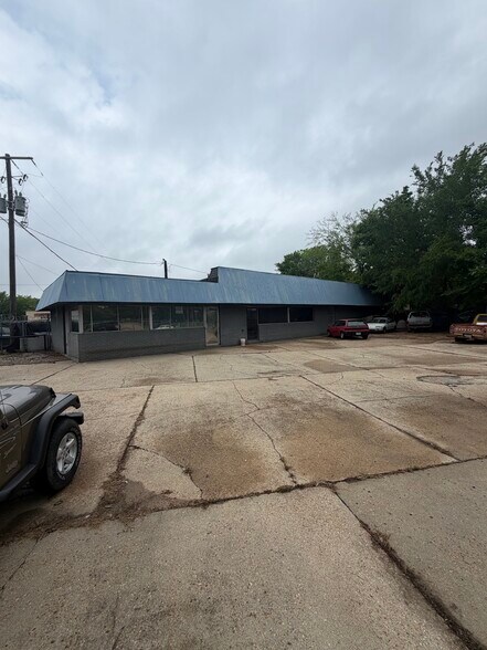 1633 Terry Rd, Jackson, MS à vendre - Photo de l’immeuble – Image 1 sur 9