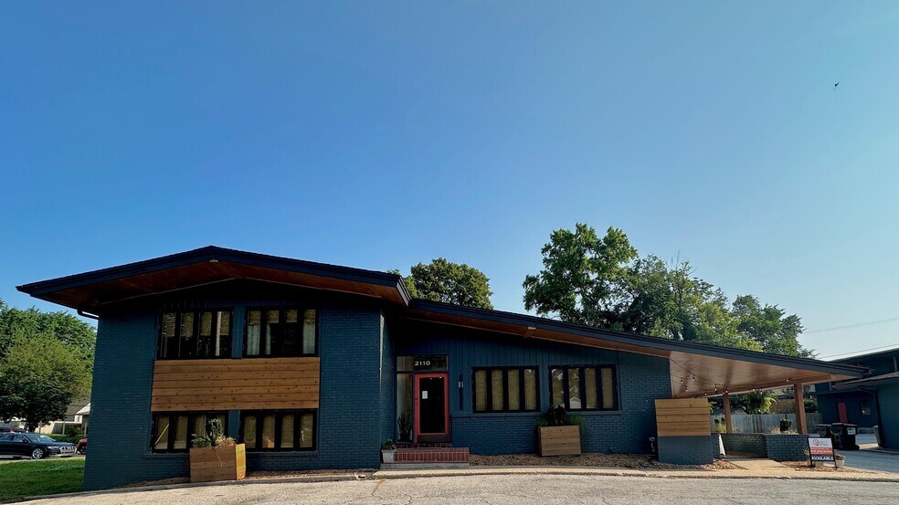 2110 W 75th St, Prairie Village, KS à louer - Photo de l’immeuble – Image 2 sur 16