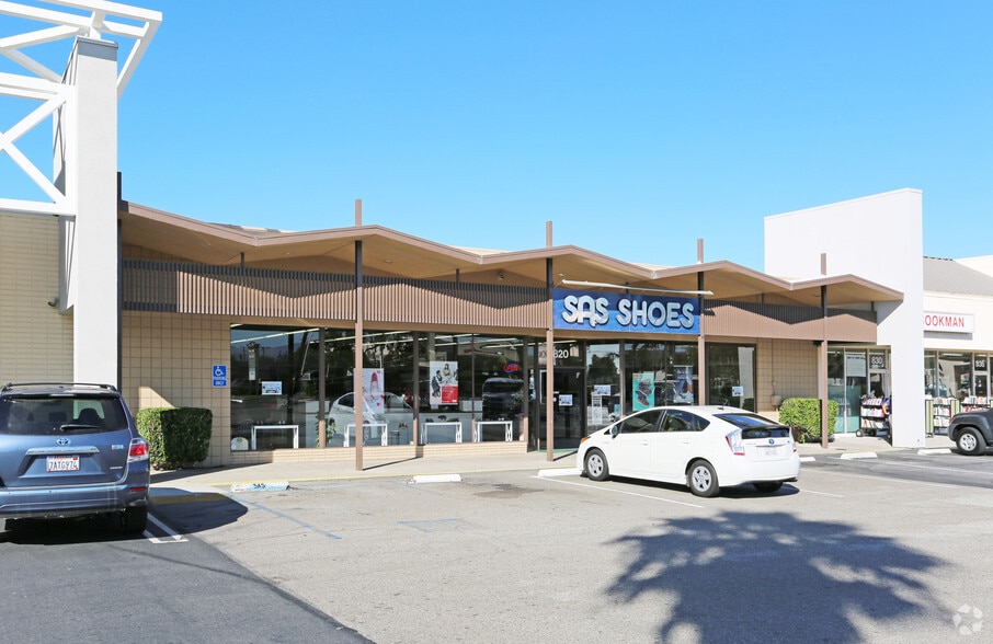 820 N Tustin St, Orange, CA à vendre - Photo de l’immeuble – Image 3 sur 17