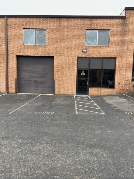 9203 Enterprise Ct, Manassas, VA à louer - Photo de l’immeuble – Image 3 sur 7