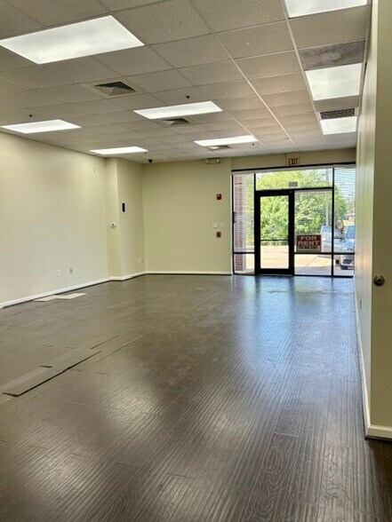 14056 Southwest Fwy, Sugar Land, TX à louer - Hall d’entrée – Image 3 sur 12
