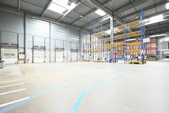 Industriel/Logistique dans Saint-Quentin-Fallavier à louer Photo intérieure– Image 2 sur 7