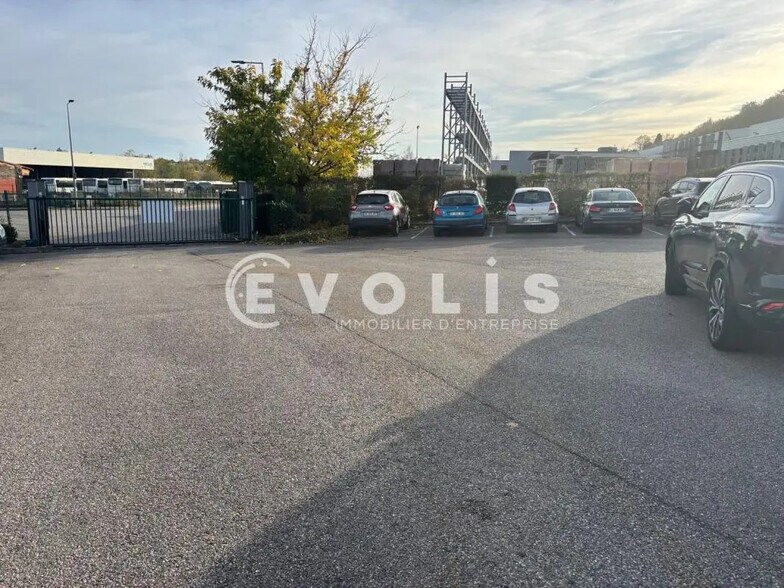 17 Route Des Sables, Chaponost à louer - Photo de l’immeuble – Image 3 sur 11