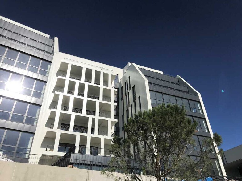 5 Rue Simone Veil, Vénissieux à vendre - Photo de l’immeuble – Image 3 sur 9