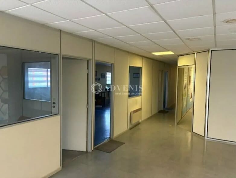 Local d'activités dans Mer à vendre - Photo intérieure – Image 1 sur 3