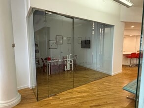 584-590 Broadway, New York, NY à louer Photo intérieure– Image 1 sur 7