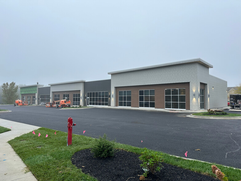 5540 S East St, Indianapolis, IN à louer - Photo de l’immeuble – Image 1 sur 5