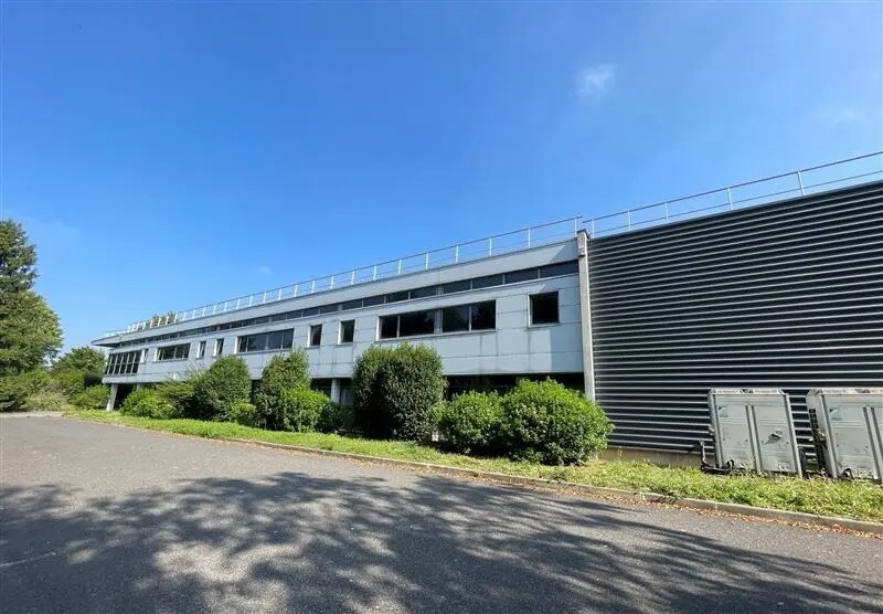 Local d’activités dans Tremblay-en-France à louer - Photo de l’immeuble – Image 2 sur 12