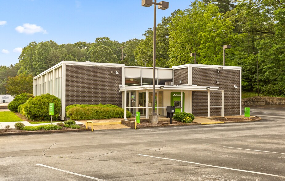 3894 Hixson Pike, Chattanooga, TN à louer - Photo principale – Image 1 sur 14