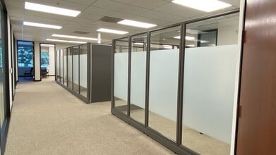 1318 Redwood Way, Petaluma, CA à louer Photo intérieure– Image 2 sur 3