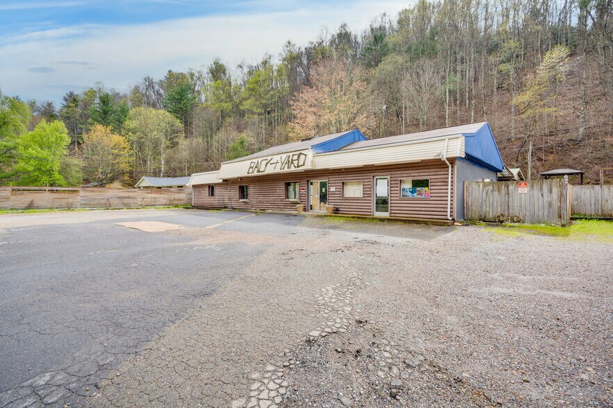 6250 Highway 421 S, Mountain City, TN à vendre - Photo de l’immeuble – Image 2 sur 31
