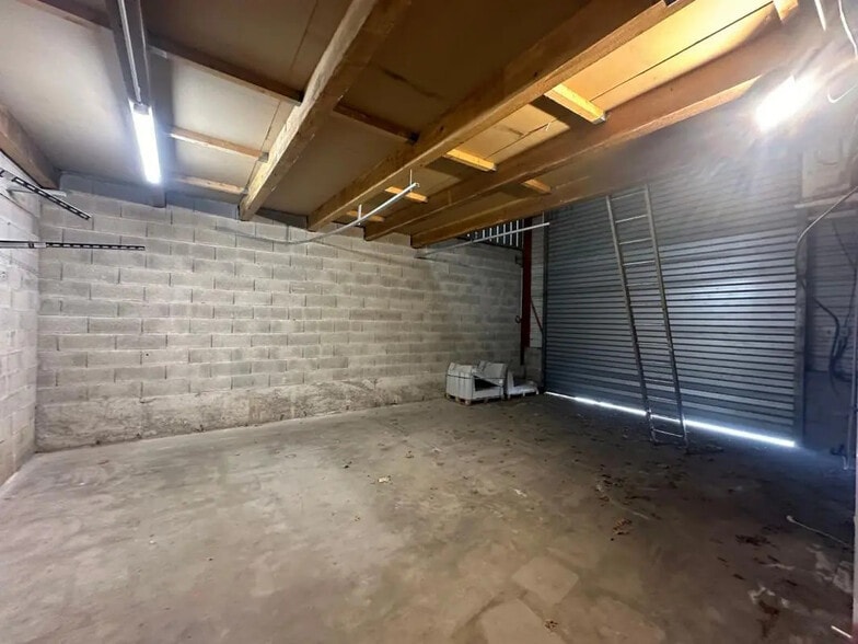 Industriel/Logistique dans Roquebrune-sur-Argens à louer - Photo de l’immeuble – Image 1 sur 7