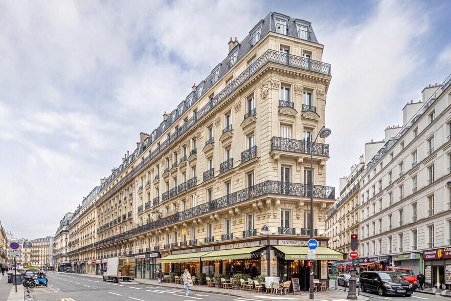 11 Rue De Châteaudun, Paris à louer - Photo de l’immeuble – Image 2 sur 9