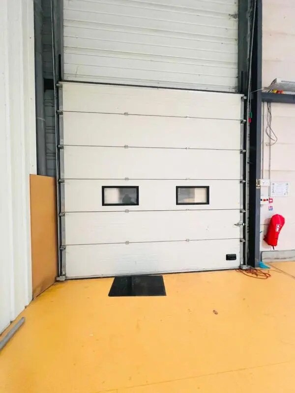 Plus de détails pour Local d'activités à louer