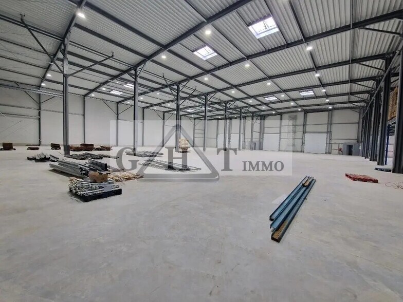 Industriel/Logistique dans Saint-Pathus à vendre - Photo de l’immeuble – Image 2 sur 9